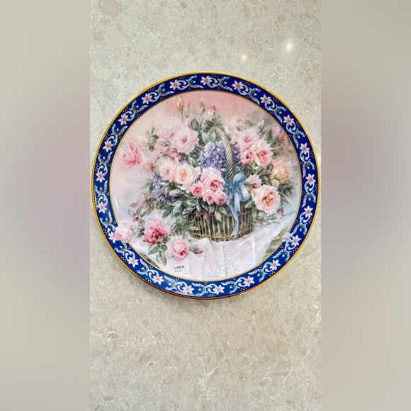 4 Lina Liu Collector’s Plates - Picture 6 of 9